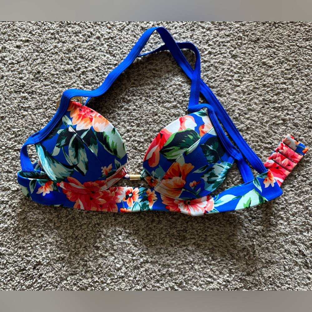 NWOT Abercrombie swim top
